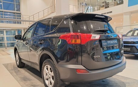 Toyota RAV4, 2015 год, 1 890 000 рублей, 11 фотография