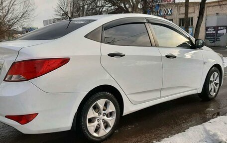 Hyundai Solaris II рестайлинг, 2014 год, 830 000 рублей, 3 фотография