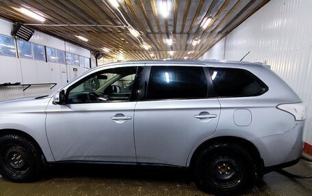 Mitsubishi Outlander III рестайлинг 3, 2013 год, 1 450 000 рублей, 6 фотография