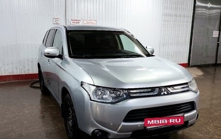 Mitsubishi Outlander III рестайлинг 3, 2013 год, 1 450 000 рублей, 23 фотография