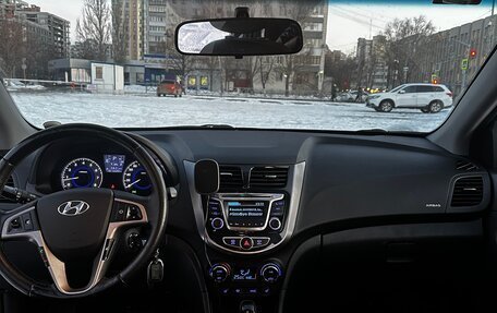 Hyundai Solaris II рестайлинг, 2015 год, 1 100 000 рублей, 11 фотография