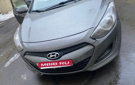 Hyundai i30 II рестайлинг, 2013 год, 900 000 рублей, 15 фотография