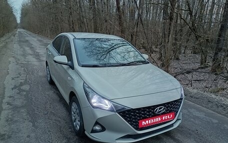 Hyundai Solaris II рестайлинг, 2020 год, 1 550 000 рублей, 2 фотография