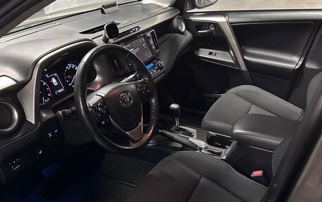 Toyota RAV4, 2018 год, 2 850 000 рублей, 5 фотография