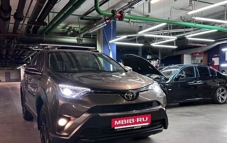 Toyota RAV4, 2018 год, 2 850 000 рублей, 15 фотография