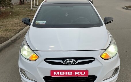 Hyundai Solaris II рестайлинг, 2011 год, 530 000 рублей, 6 фотография