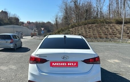 Hyundai Solaris II рестайлинг, 2017 год, 1 000 000 рублей, 4 фотография