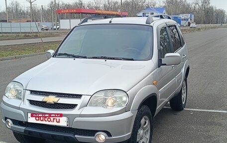 Chevrolet Niva I рестайлинг, 2011 год, 765 000 рублей, 4 фотография