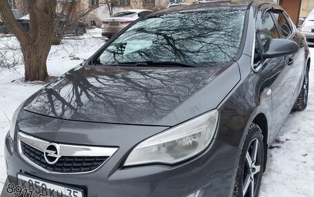 Opel Astra J, 2011 год, 650 000 рублей, 36 фотография