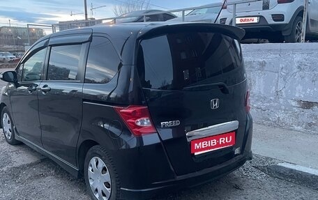 Honda Freed I, 2008 год, 910 000 рублей, 2 фотография