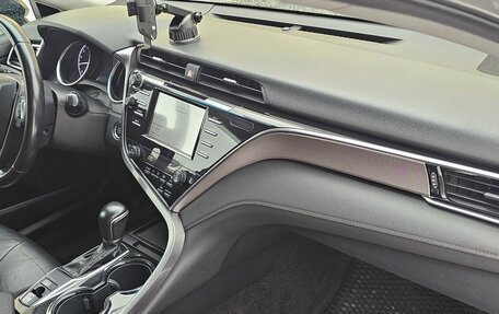 Toyota Camry, 2018 год, 2 495 000 рублей, 10 фотография