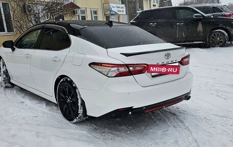 Toyota Camry, 2018 год, 2 495 000 рублей, 5 фотография