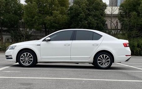 Skoda Octavia, 2021 год, 1 350 000 рублей, 4 фотография