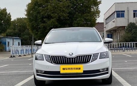 Skoda Octavia, 2021 год, 1 350 000 рублей, 2 фотография