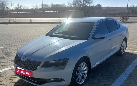 Skoda Superb III рестайлинг, 2018 год, 2 350 000 рублей, 10 фотография