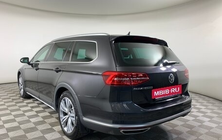 Volkswagen Passat B8 рестайлинг, 2018 год, 3 190 000 рублей, 7 фотография