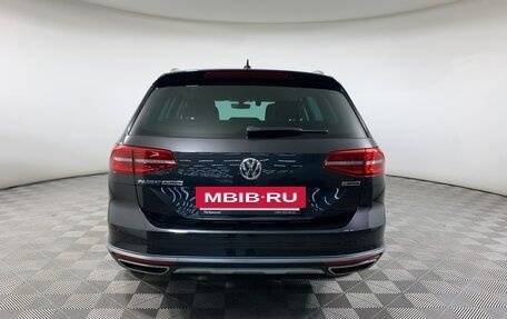 Volkswagen Passat B8 рестайлинг, 2018 год, 3 190 000 рублей, 6 фотография