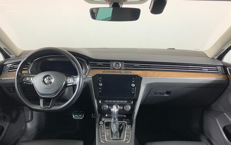 Volkswagen Passat B8 рестайлинг, 2018 год, 3 190 000 рублей, 13 фотография