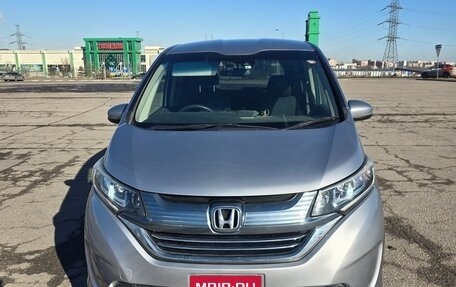 Honda Freed II, 2017 год, 1 750 000 рублей, 2 фотография