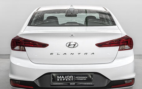 Hyundai Elantra VI рестайлинг, 2019 год, 1 800 000 рублей, 6 фотография