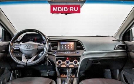 Hyundai Elantra VI рестайлинг, 2019 год, 1 800 000 рублей, 14 фотография