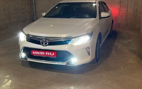 Toyota Camry, 2017 год, 2 550 000 рублей, 4 фотография