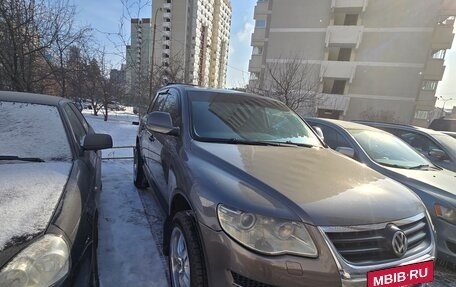 Volkswagen Touareg III, 2008 год, 1 050 000 рублей, 2 фотография