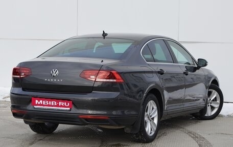 Volkswagen Passat B8 рестайлинг, 2021 год, 3 000 000 рублей, 3 фотография