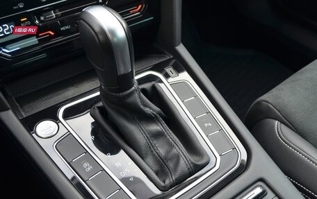 Volkswagen Passat B8 рестайлинг, 2021 год, 3 000 000 рублей, 12 фотография