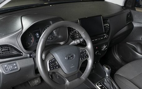 Hyundai Solaris II рестайлинг, 2022 год, 1 818 000 рублей, 3 фотография