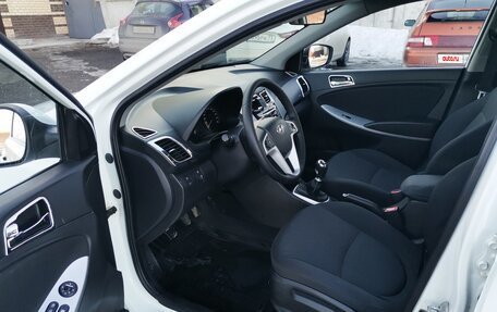 Hyundai Solaris II рестайлинг, 2011 год, 685 000 рублей, 11 фотография