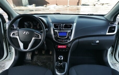 Hyundai Solaris II рестайлинг, 2011 год, 685 000 рублей, 6 фотография