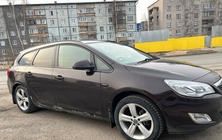 Opel Astra J, 2012 год, 700 000 рублей, 2 фотография