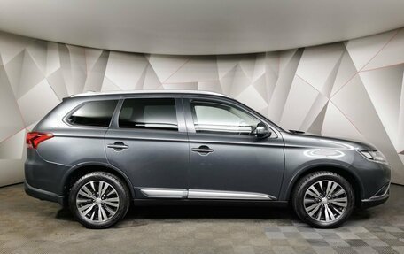 Mitsubishi Outlander III рестайлинг 3, 2019 год, 1 845 000 рублей, 6 фотография