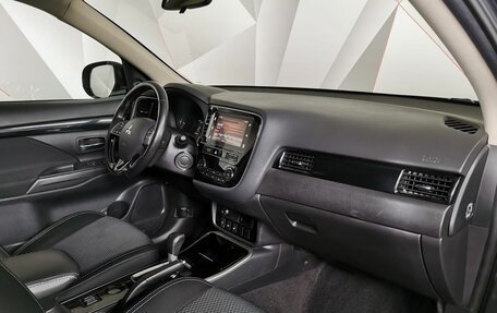 Mitsubishi Outlander III рестайлинг 3, 2019 год, 1 845 000 рублей, 9 фотография