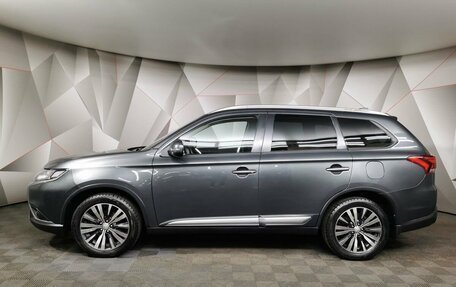 Mitsubishi Outlander III рестайлинг 3, 2019 год, 1 845 000 рублей, 5 фотография