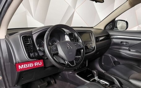 Mitsubishi Outlander III рестайлинг 3, 2019 год, 1 845 000 рублей, 14 фотография