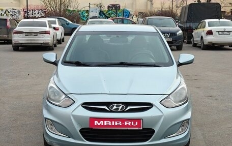 Hyundai Solaris II рестайлинг, 2011 год, 780 000 рублей, 3 фотография