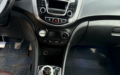 Hyundai Solaris II рестайлинг, 2015 год, 4 фотография