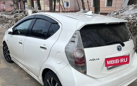 Toyota Aqua I, 2013 год, 705 000 рублей, 2 фотография