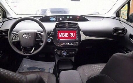 Toyota Prius IV XW50, 2021 год, 2 460 000 рублей, 8 фотография