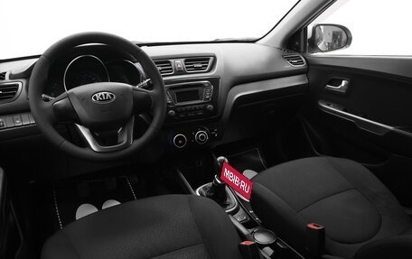 KIA Rio III рестайлинг, 2013 год, 890 000 рублей, 16 фотография