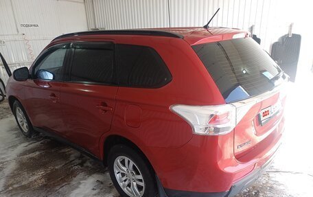 Mitsubishi Outlander III рестайлинг 3, 2013 год, 1 600 000 рублей, 7 фотография