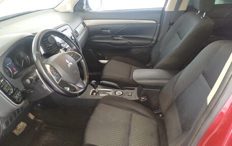 Mitsubishi Outlander III рестайлинг 3, 2013 год, 1 600 000 рублей, 9 фотография