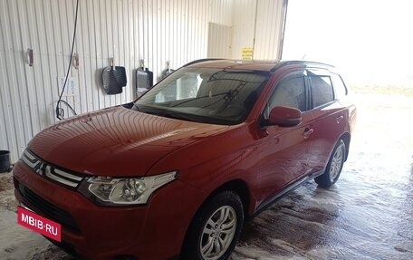 Mitsubishi Outlander III рестайлинг 3, 2013 год, 1 600 000 рублей, 5 фотография