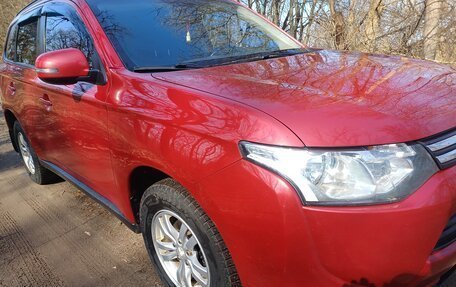 Mitsubishi Outlander III рестайлинг 3, 2013 год, 1 600 000 рублей, 16 фотография