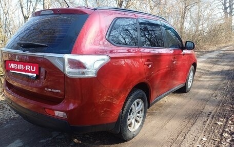 Mitsubishi Outlander III рестайлинг 3, 2013 год, 1 600 000 рублей, 13 фотография