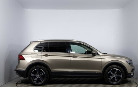 Volkswagen Tiguan II, 2017 год, 2 545 000 рублей, 4 фотография