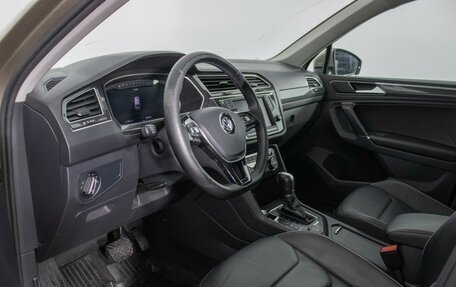 Volkswagen Tiguan II, 2017 год, 2 545 000 рублей, 10 фотография