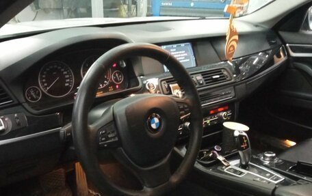 BMW 5 серия, 2011 год, 1 900 000 рублей, 5 фотография